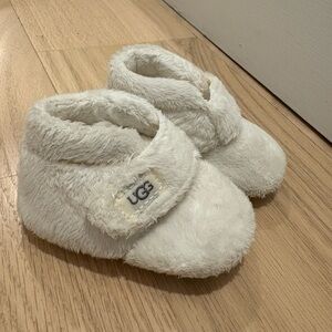 UGG Cream Fuzzy Kids Slippers